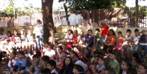 EMEF Raul de Oliveira Fagundes organiza área de lazer e leitura para os alunos.