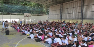 ESCOLA MUNICIPAL PROFª GISLENE APARECIDA DA COSTA CORRÊA REALIZA ASSEMBLEIA