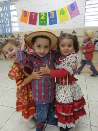EMEB Menino Cláudio realiza Festa Julina