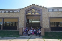 Alunos da EMEB Maestro fazem city tour com a Secretaria de Turismo